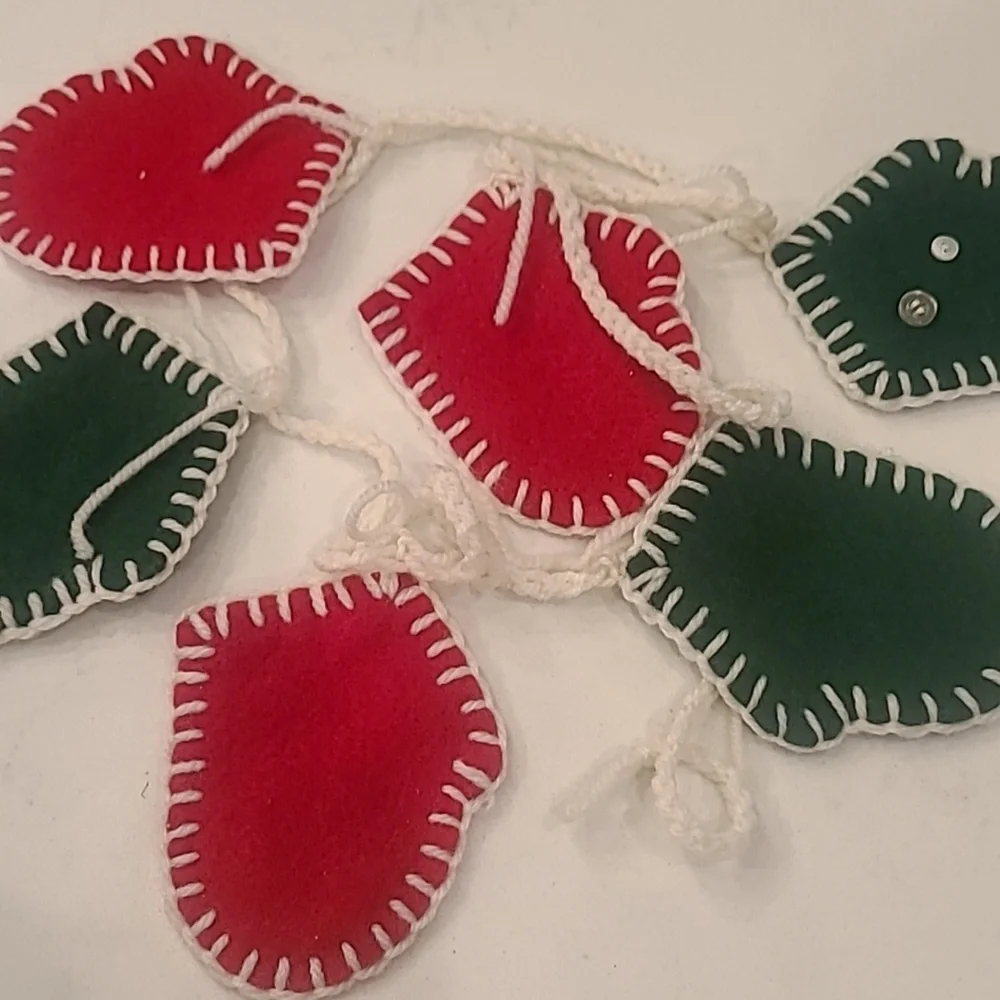 New Handmade Mitten Garland